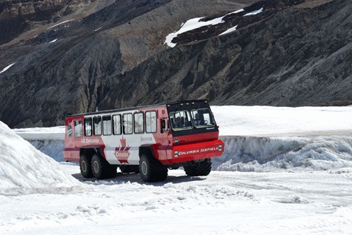 07-12 DSC 0428 Snowcoach