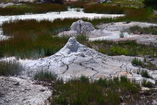 07-11 DSC 1029 Mud volcano Thumb Basin