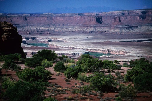 09-98 egs 13 River and Henry Mountains web