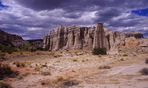 10-02 zz 09 Plaza Wall